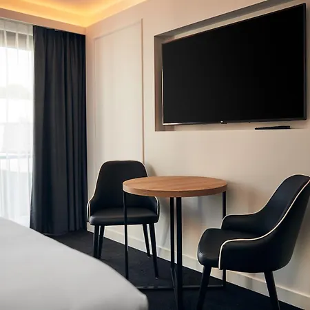 Hotel Gr8 3*